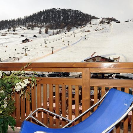 Hotel Helvetia Livigno Exterior foto