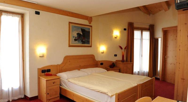 Hotel Helvetia Livigno Exterior foto