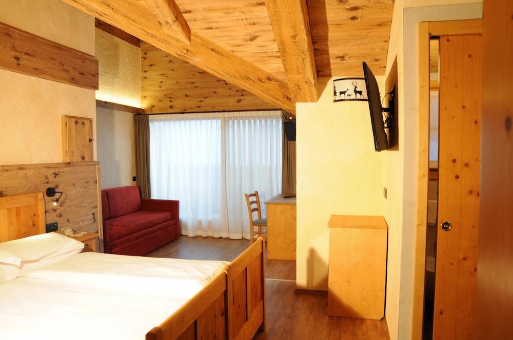 Hotel Helvetia Livigno Exterior foto