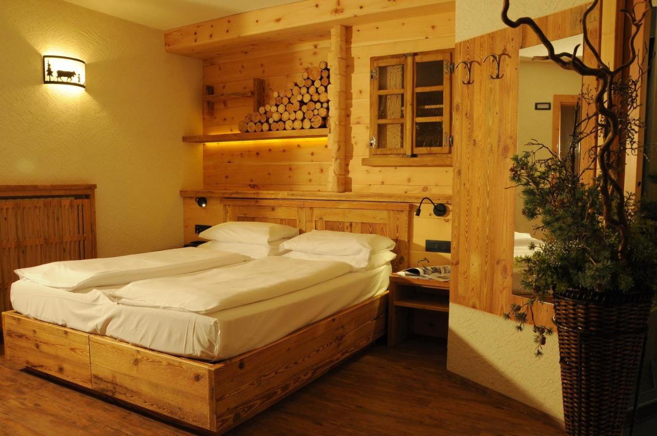 Hotel Helvetia Livigno Exterior foto
