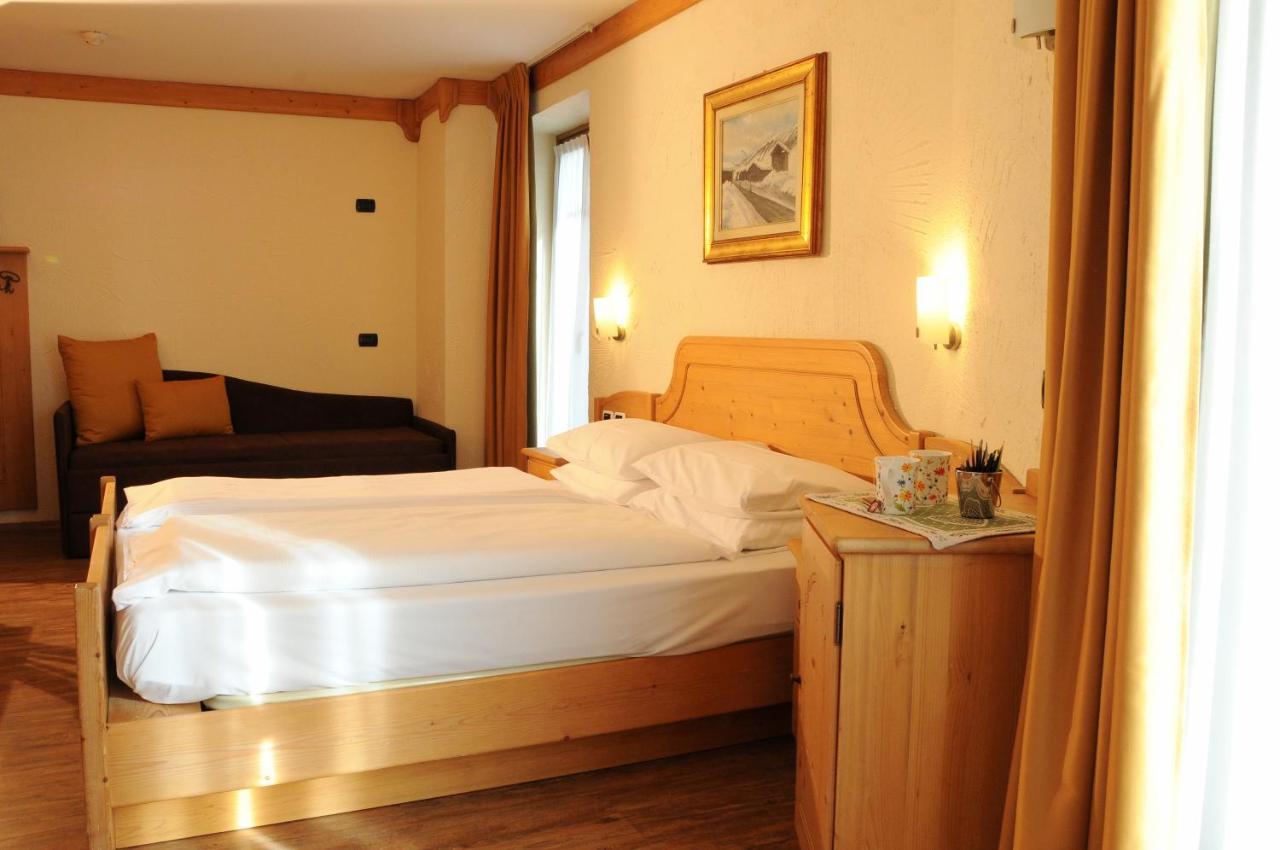 Hotel Helvetia Livigno Exterior foto