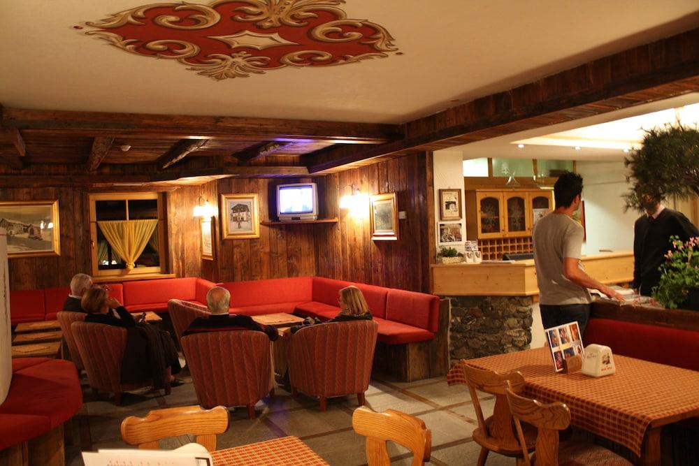 Hotel Helvetia Livigno Exterior foto