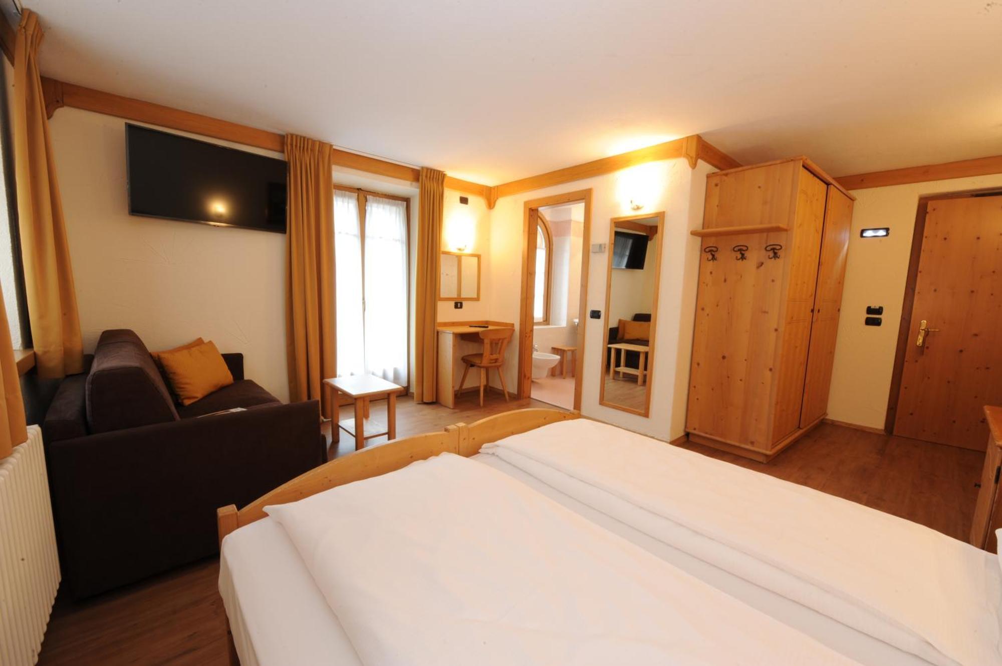Hotel Helvetia Livigno Exterior foto